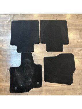 OEM Ford F-150 Floor Mats Set (2021–2026) – Like New